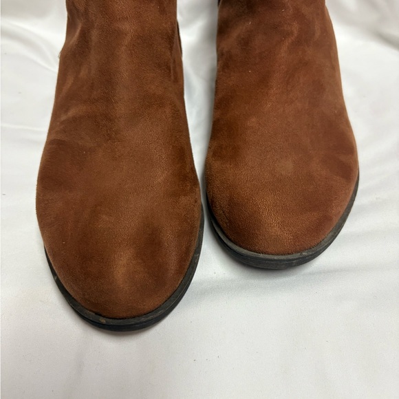 Time and Tru Brown and White Ankle Boots - Picture 3 of 6